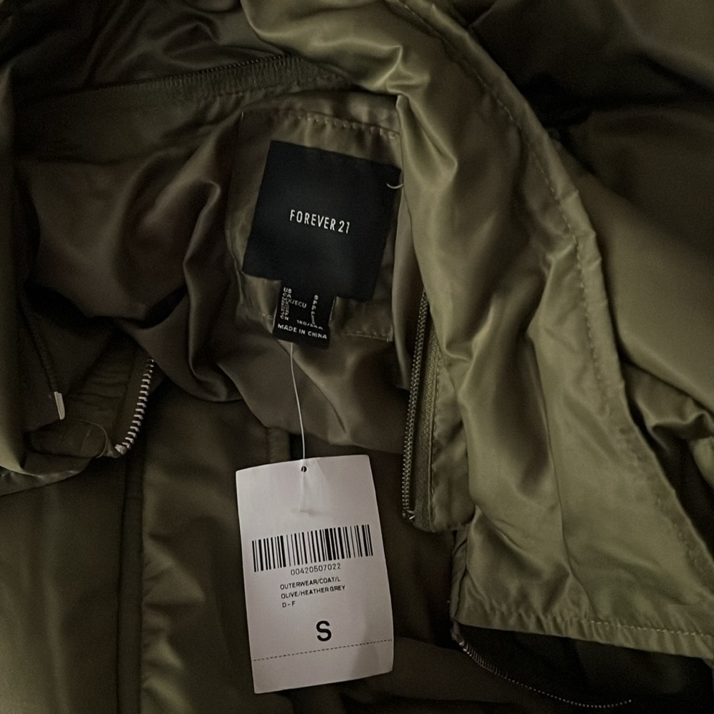 Forever 21 - Picture 6 of 6